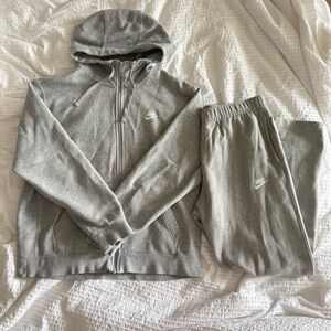 Nike Light Gray Zip Hoodie and Sweatpants Set